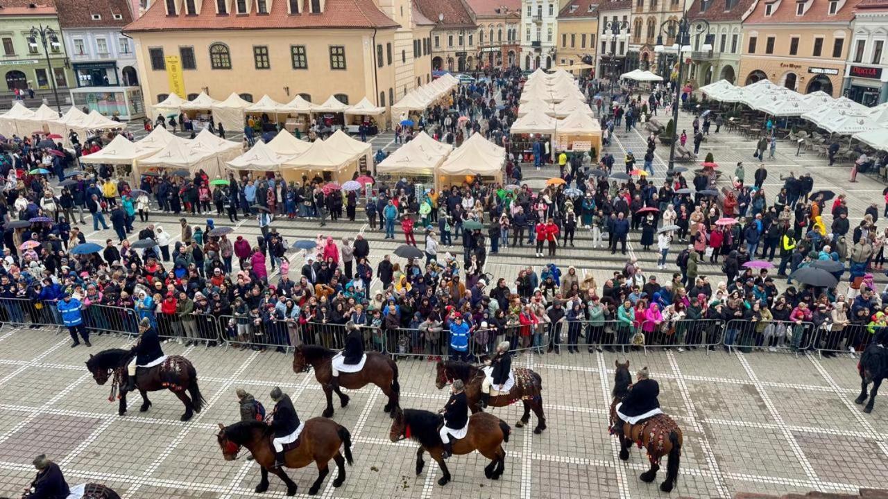 4 Piata Sfatului 3*